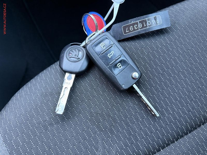 Škoda Rapid (2014) 1.2TSi, 2.maj,ČR, Fresh - fotka 15 z 16
