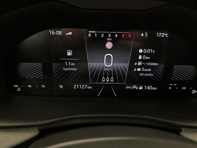 Škoda Kamiq 1.0 TS Top selection - fotka 13 z 23