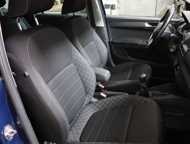 Škoda Fabia (2016) 1.2 TSI, Tempomat - fotka 9 z 19