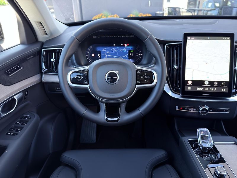 Volvo XC90 T8 AWD RECH. PLUS DARK+ kola - fotka 21 z 51