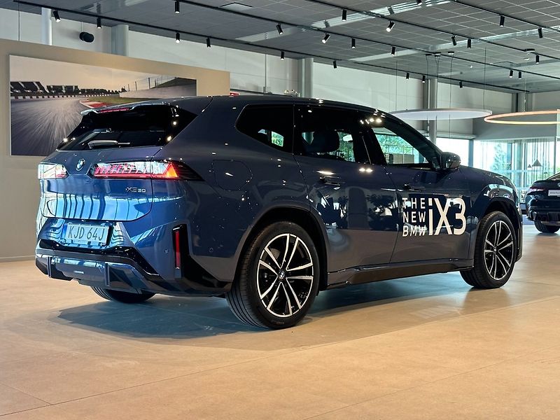 BMW iX3 50 xDrive M-Sport H/K HuD 360 - fotka 4 z 24
