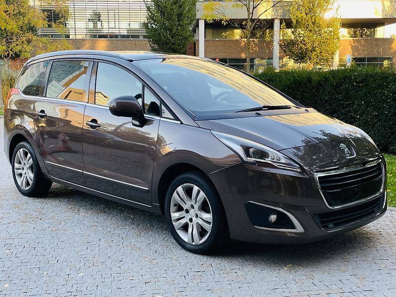 Peugeot 5008 2.0HDi MAN 1MAJITEL SENZORY  - fotka 10 z 43