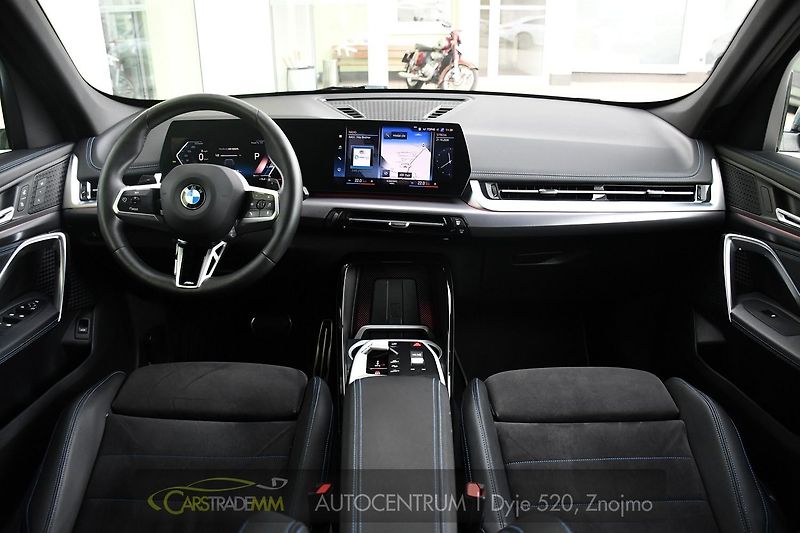 BMW X1 xDrive23d M-SPORT TAŽNÉ ČR - fotka 20 z 58