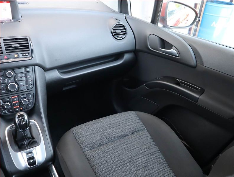 Opel Meriva (2015) 1.4 Turbo, Serv.kniha - fotka 8 z 16