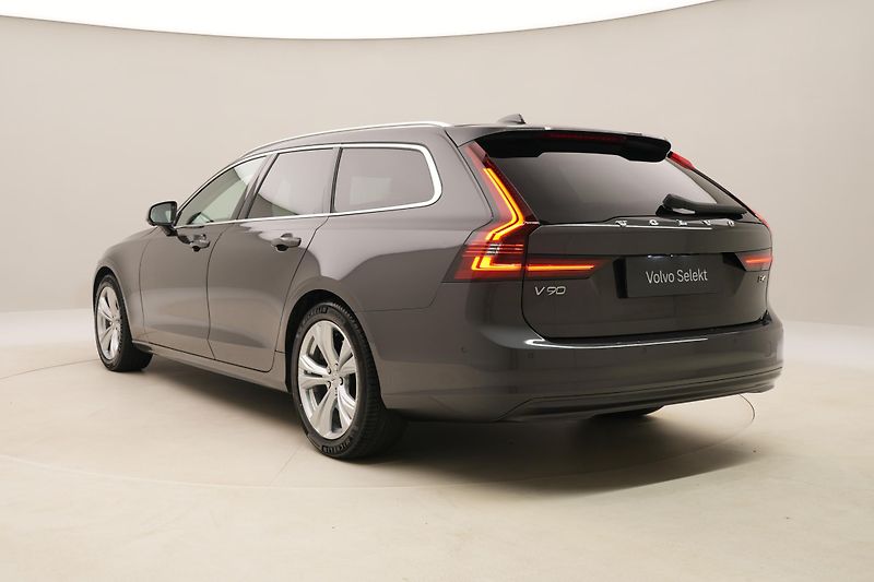 Volvo V90 B4 MOMENTUM AUT REZERVACE - fotka 11 z 48