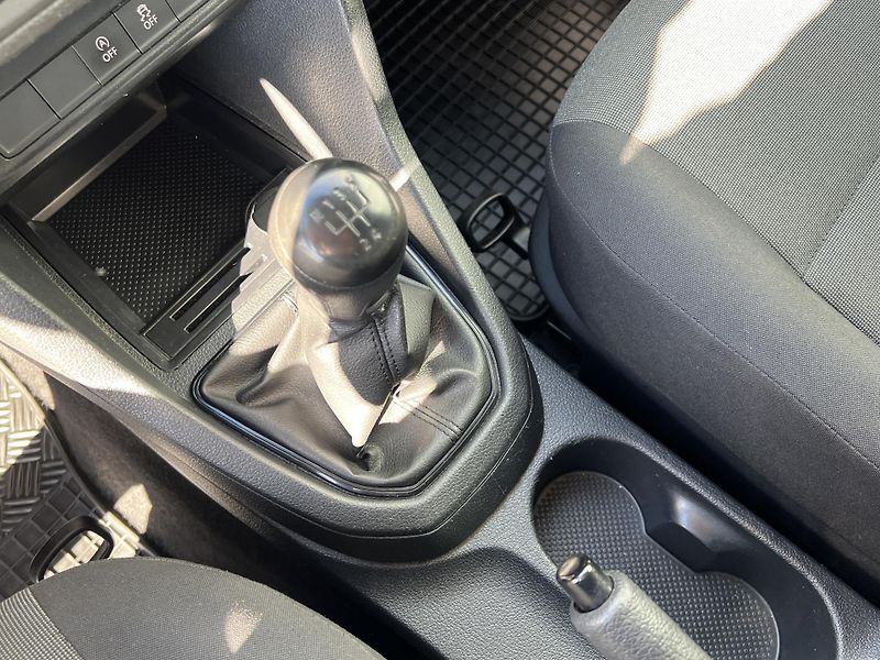 Volkswagen Caddy (2019) 2,0TDi 55kW - fotka 17 z 25