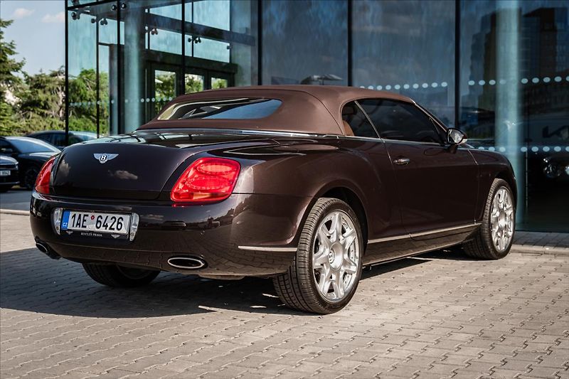 Bentley Continental GTC 6,0 W12 Mulliner 1.ČR DPH - fotka 5 z 32
