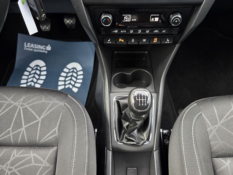 Škoda Rapid TSI 81KW XENON NAVi KAMERA 1Ma - fotka 24 z 29