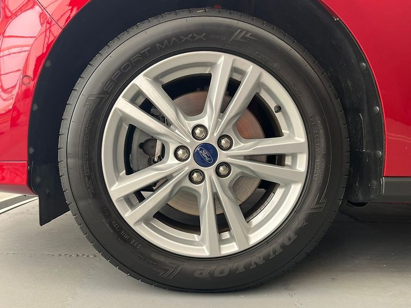 Ford Galaxy 2.5 HEV TITANIUM 7 míst - fotka 48 z 64