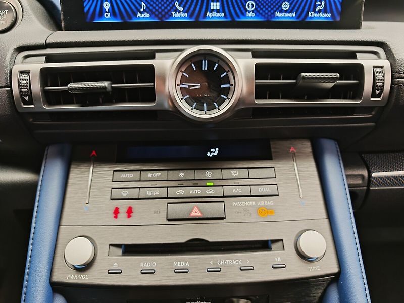 Lexus RC F Ultimate Edition 3/30 V8 5.0l - fotka 44 z 50