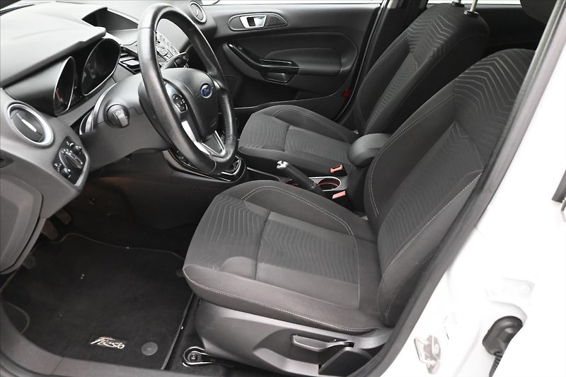 Ford Fiesta 1,0 EcoBoost 74kW Titanium Ser - fotka 13 z 28