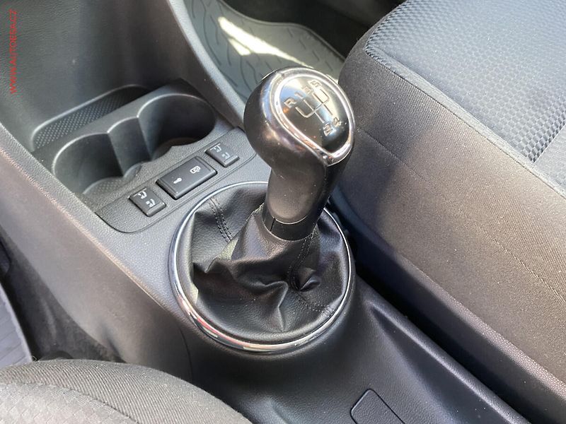 Škoda Fabia (2011) 1.2TSI, ČR, Klima - fotka 15 z 15