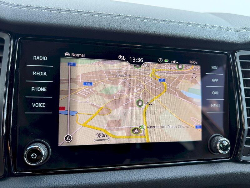 Škoda Kodiaq (2022) 2.0 TSI 140kW 4x4 SportLine DS - fotka 16 z 35