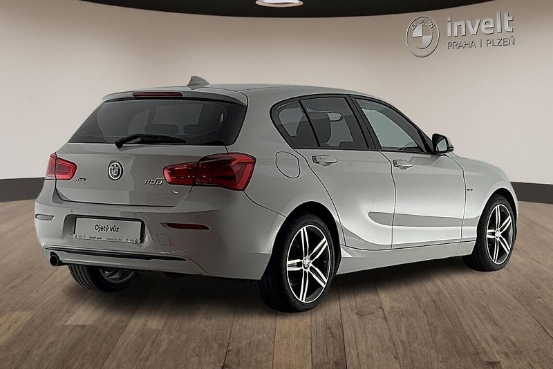 BMW Řada 1 118d xDrive - fotka 3 z 13