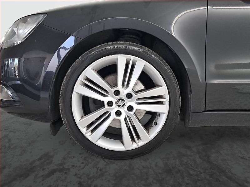 Škoda Superb (2014) Greenline 1.6 TDI, Navi - fotka 15 z 17