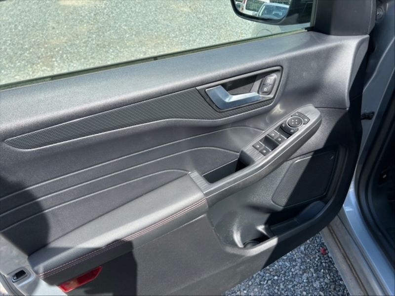 Ford Kuga 2,5 DT HEV ST-Line AWD AT - fotka 11 z 11