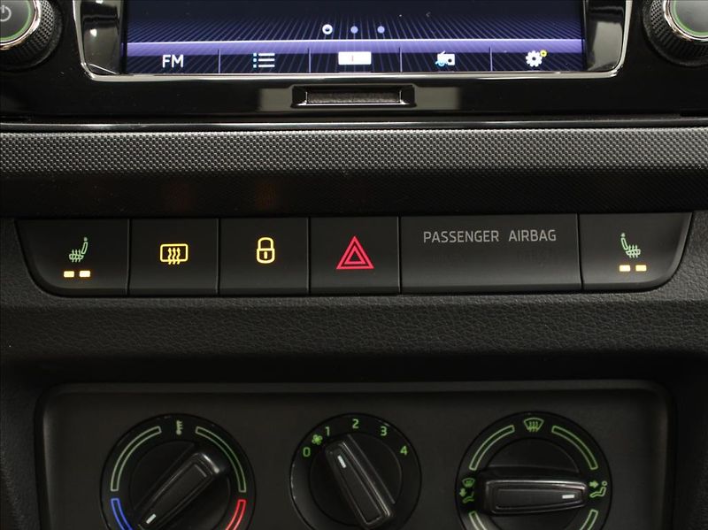 Škoda Fabia 1,0 TSi 70kW Ambition 20tkm.ČR - fotka 21 z 24