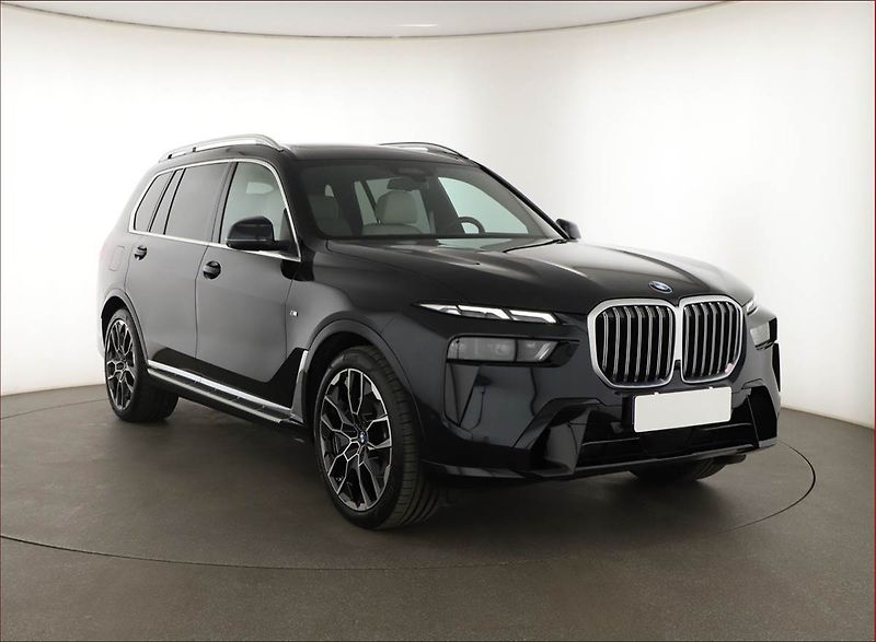 BMW X7 (2025) xDrive40d - fotka 1 z 20
