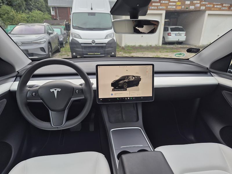 Tesla Model Y RWD 220kw TZ 92,5 % - fotka 10 z 48