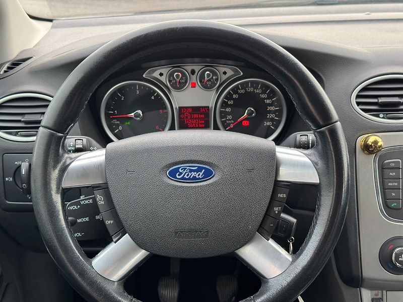 Ford Focus (2011) Trend 1.6 TDCi 80kW - fotka 16 z 31