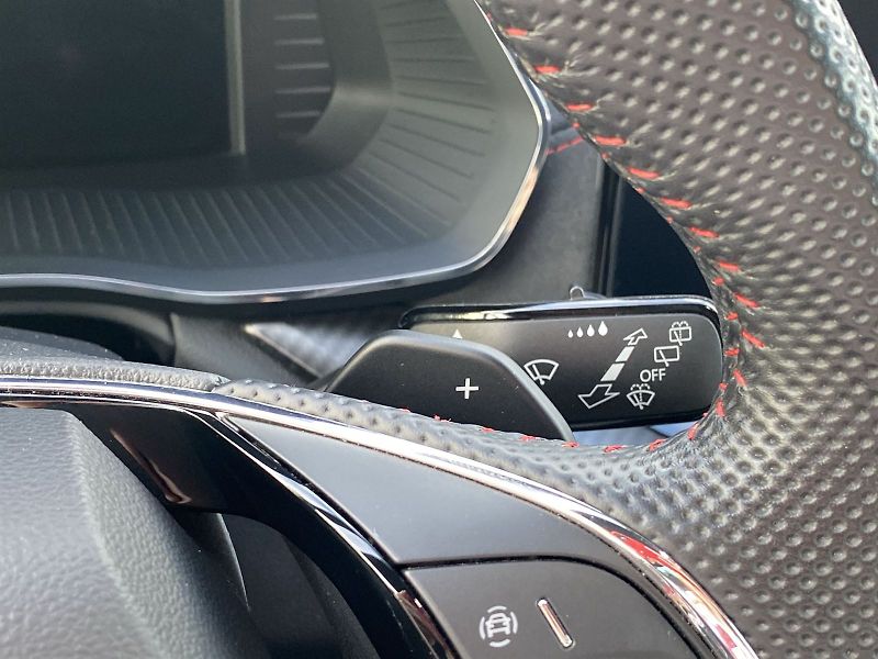 Škoda Octavia (2023) Combi 2.0 TDI DSG RS - fotka 25 z 35