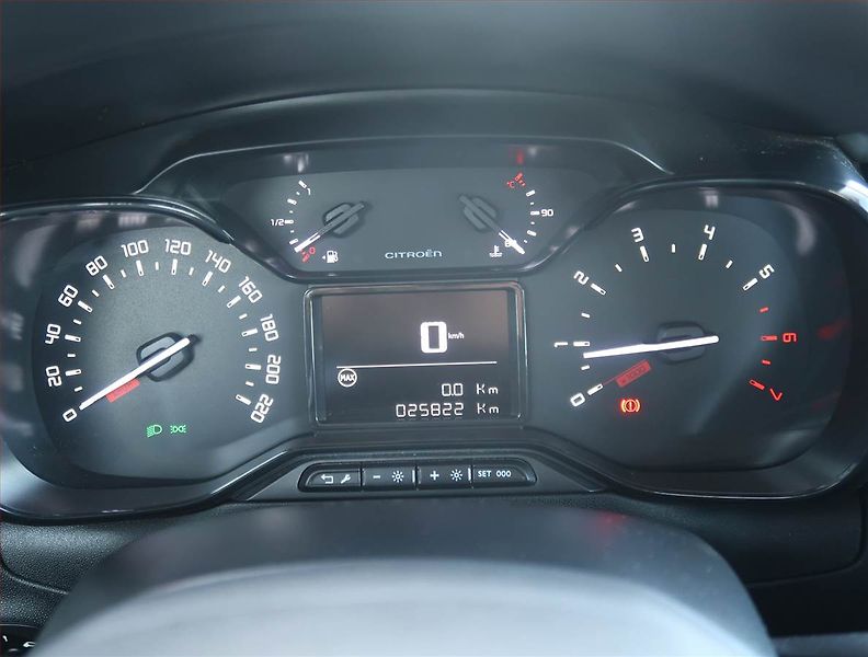Citroën C3 (2018) 1.2 PureTech, ČR,1.maj - fotka 11 z 17