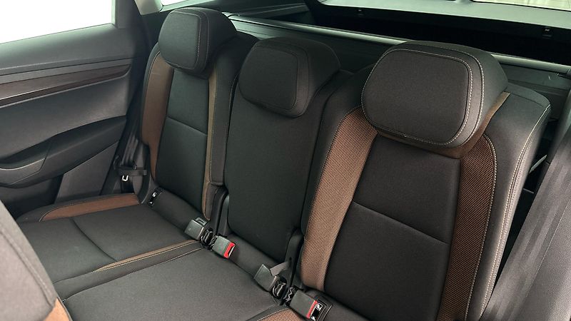 Škoda Karoq 2.0 TDI DSG 4x4 Scout - fotka 16 z 30