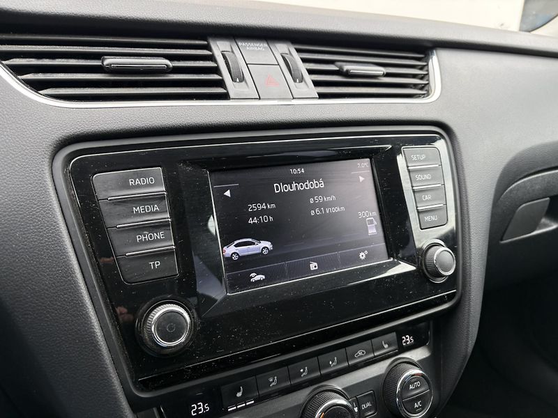 Škoda Octavia 1.4 TSI DSG / 103 kW Elegance - fotka 17 z 21