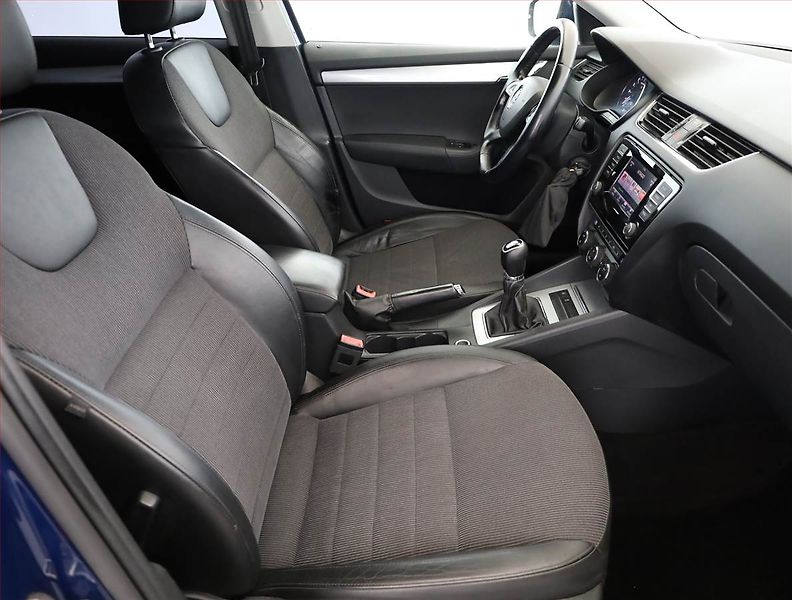 Škoda Octavia (2015) 2.0 TDI, Tempomat - fotka 7 z 19