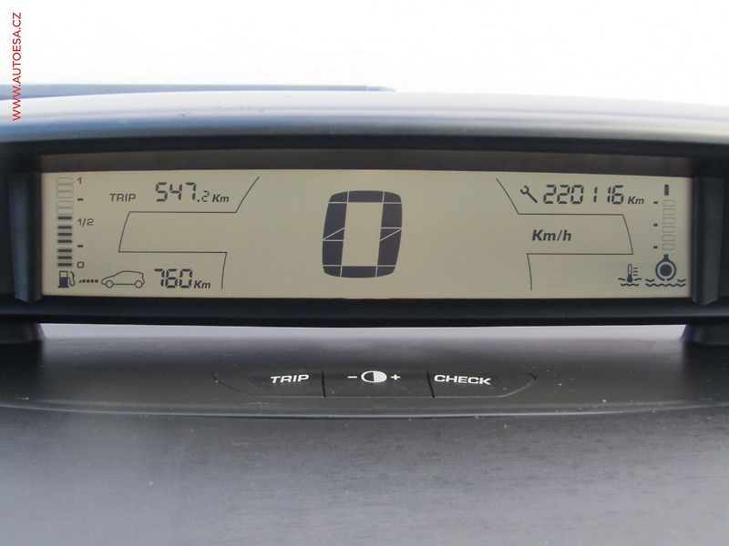 Citroën C4 (2006) 1.6 HDi, Klima - fotka 14 z 17