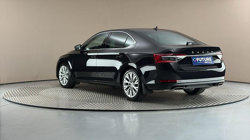 Škoda Superb 2.0 TSI DSG 4x4 Style - fotka 2 z 34