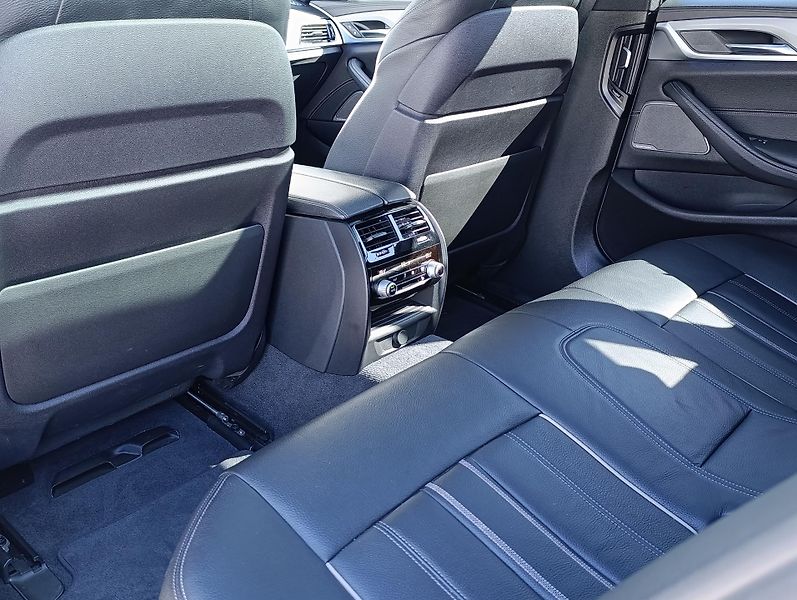 BMW Řada 5 540d xDRIVE MSPORT PANO  - fotka 14 z 33