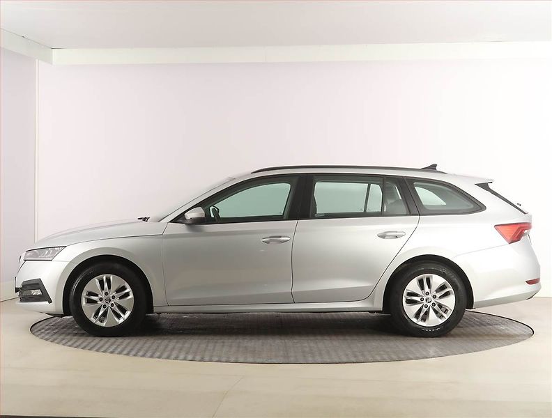 Škoda Octavia (2023) Ambition 2.0 TDI - fotka 3 z 25