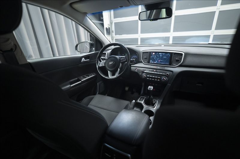 Kia Sportage 1,6 CRDi NAVI KAMERA VÝHŘEV ČR - fotka 13 z 49