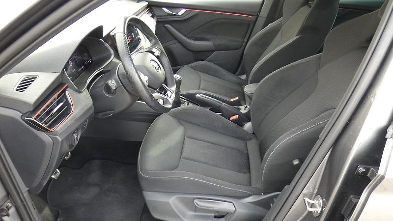 Škoda Scala 1.0 TSI Drive - fotka 20 z 24