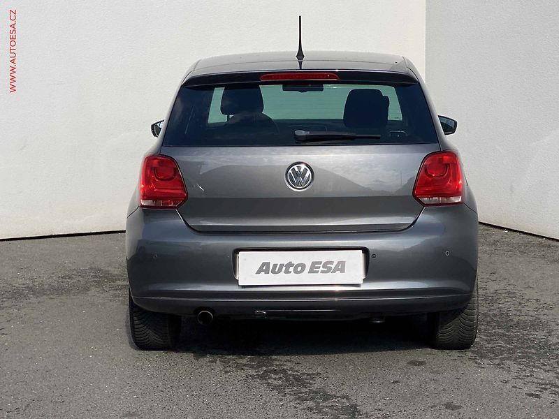 Volkswagen Polo (2013) 1.2 TSi, Life, výhřev sed - fotka 5 z 17