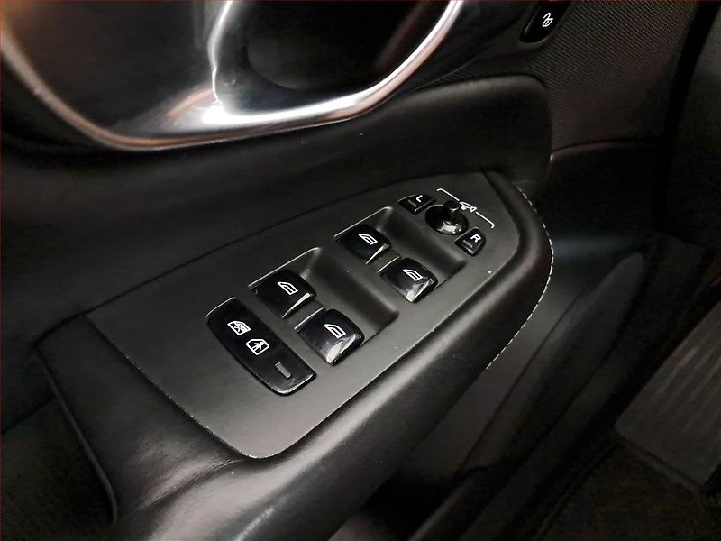 Volvo XC90 (2019) D5 AWD - fotka 16 z 22