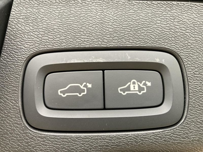 Volvo XC60 T6 eAWD Recharge Ultra Dark  - fotka 11 z 36