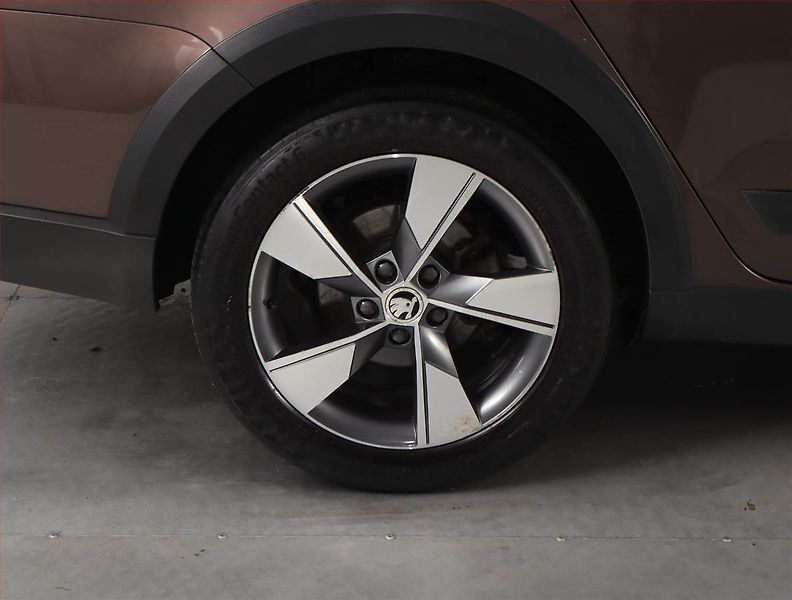 Škoda Octavia (2015) Scout 2.0 TDI, 4X4, Automat - fotka 13 z 21