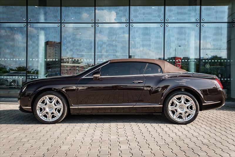 Bentley Continental GTC 6,0 W12 Mulliner 1.ČR DPH - fotka 2 z 32
