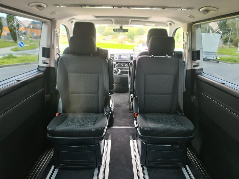 Volkswagen Multivan (2016) T6 2.0 TDi 110-KW NAVI OLOMOUC - fotka 64 z 103