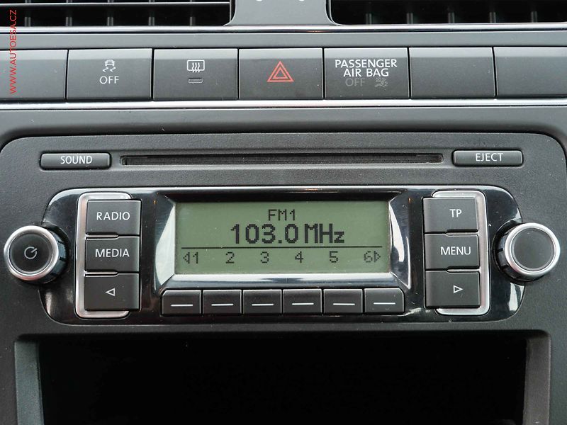 Volkswagen Polo (2010) 1.2i, 2.maj,ČR, Klima - fotka 13 z 15