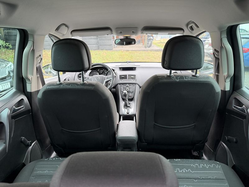 Opel Meriva 1.4iT - fotka 11 z 24