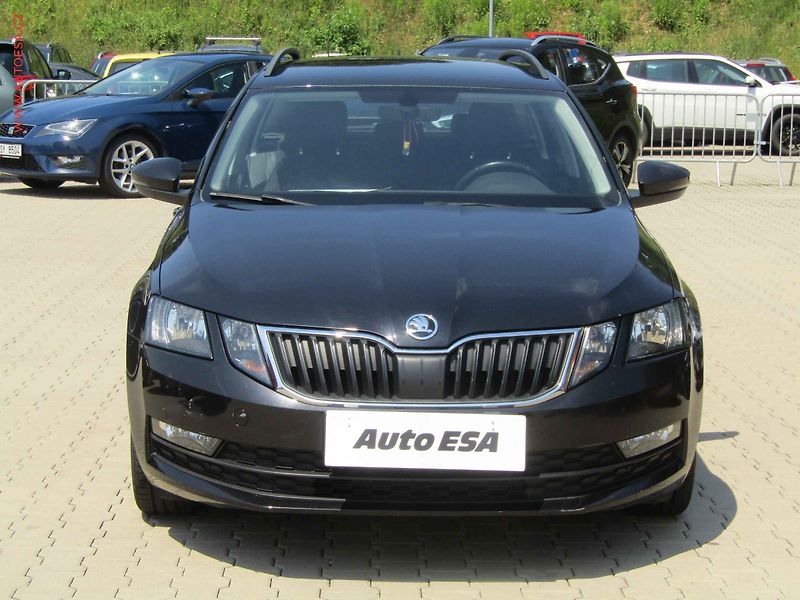Škoda Octavia (2017) 1.6 TDi, Ambition, AC - fotka 2 z 19