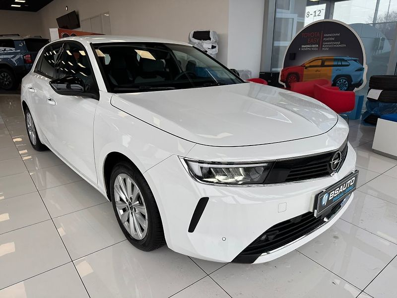 Opel Astra 1.2T 96kW 2023 - fotka 3 z 16