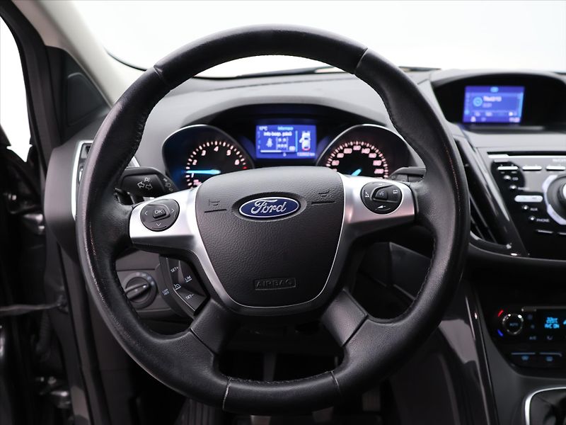 Ford Kuga 1,5 EcoBoost Titanium - fotka 18 z 39