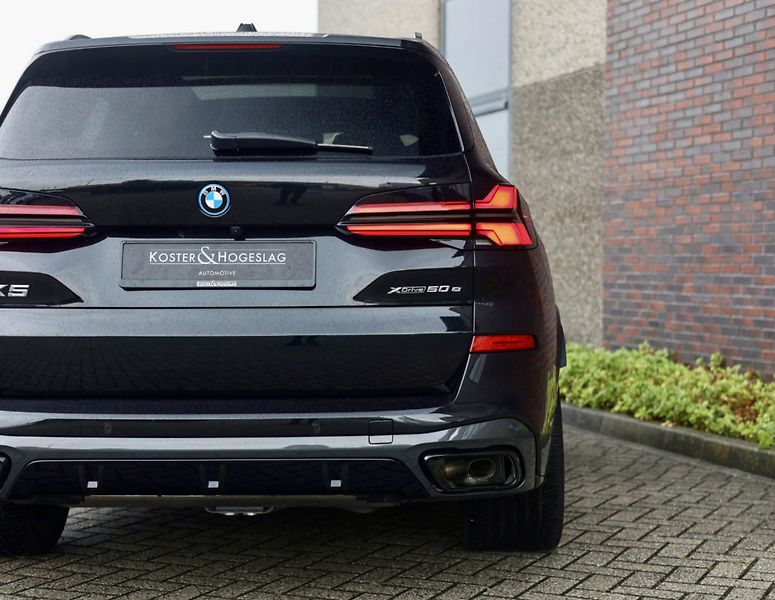 BMW X5 (2025) 50e xDrive M SPORT PRO - fotka 11 z 44