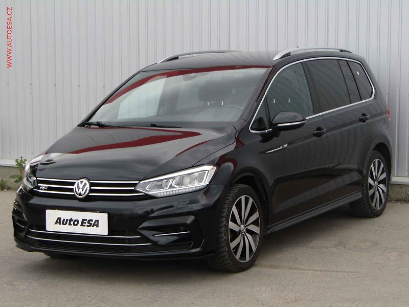 Volkswagen Touran (2018) 2.0 TDi R-Line, DSG, LED - fotka 3 z 21