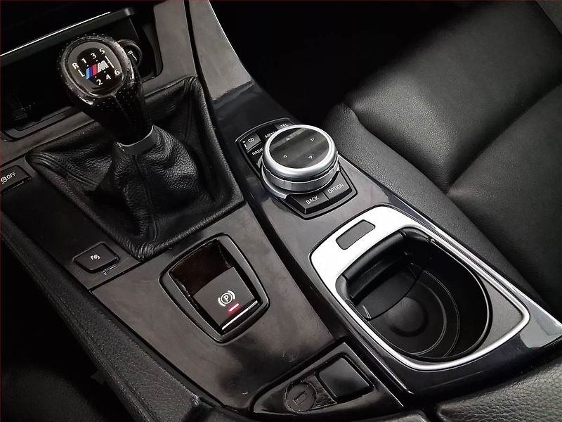 BMW Řada 5 (2011) 525d, Navi, Xenony, Tempomat - fotka 19 z 21