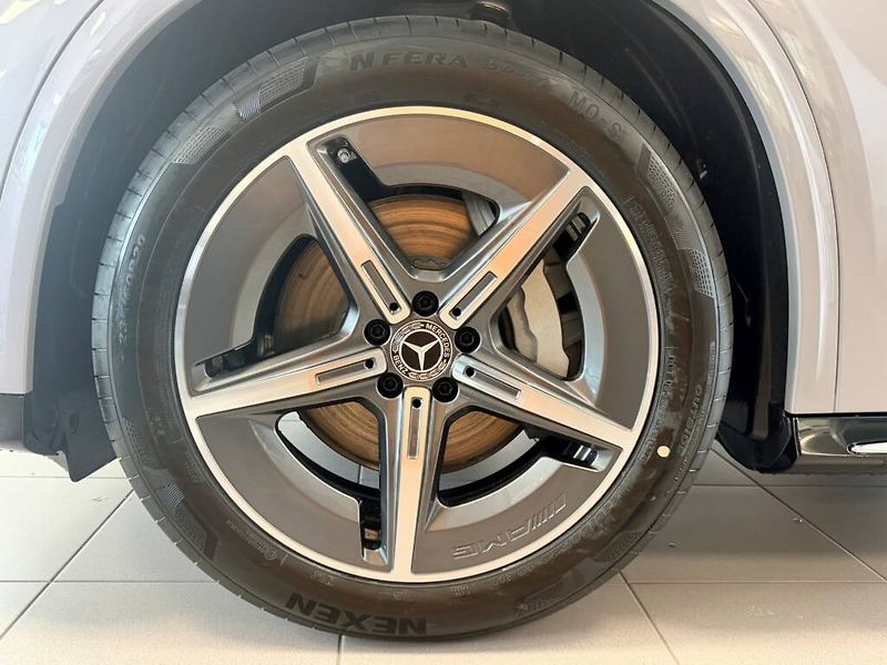 Mercedes-Benz GLC (2026) 400 4MATIC s technologií EQ - fotka 5 z 6